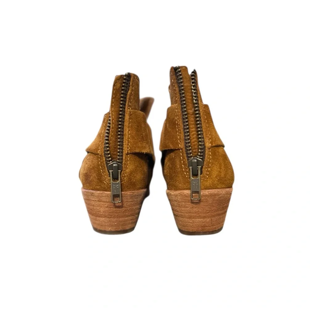 FRYE - RAY HARNESS BACK ZIP - WHEAT - SZ 5.5 - Picture 2 of 3
